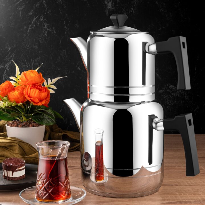 Lines Nil Aile Boy Paslanmaz Çelik Çaydanlık Siyah Soft Kulp — Büyük Boy Çaydanlık Takımı, İndüksiyon Uyumlu, 18/10 Çelik - Lines